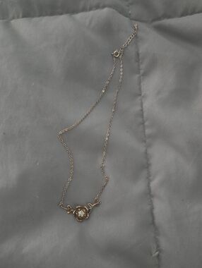 Delicate Gold Floral Pendant Necklace - Women's Jewelry